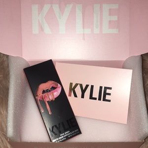 Kylie Cosmetics Matt Lip Kit [Apricot]